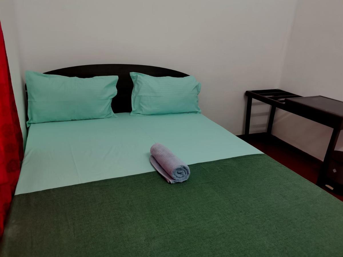 Nallur Holidays Inn Джафна Экстерьер фото