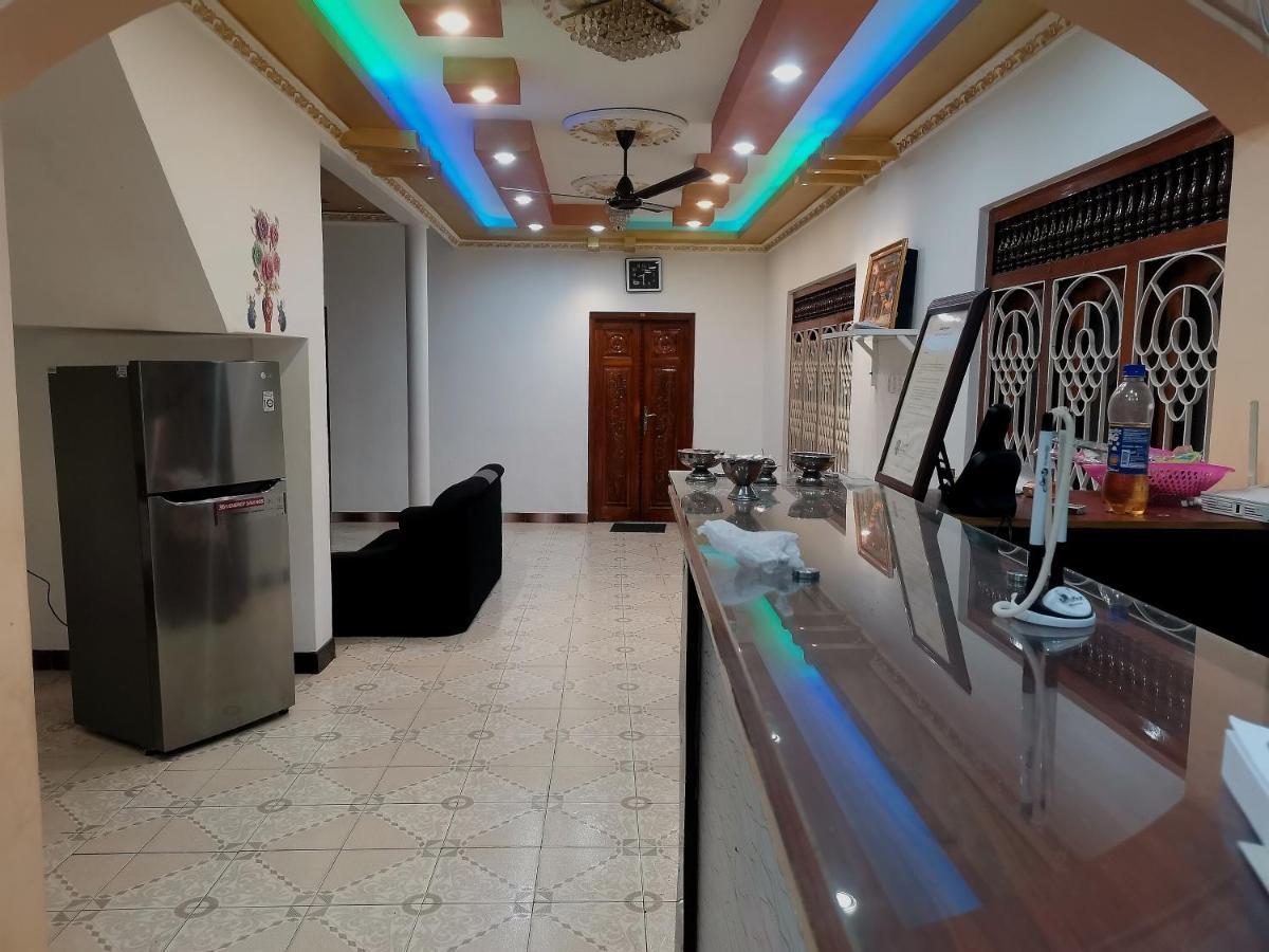 Nallur Holidays Inn Джафна Экстерьер фото