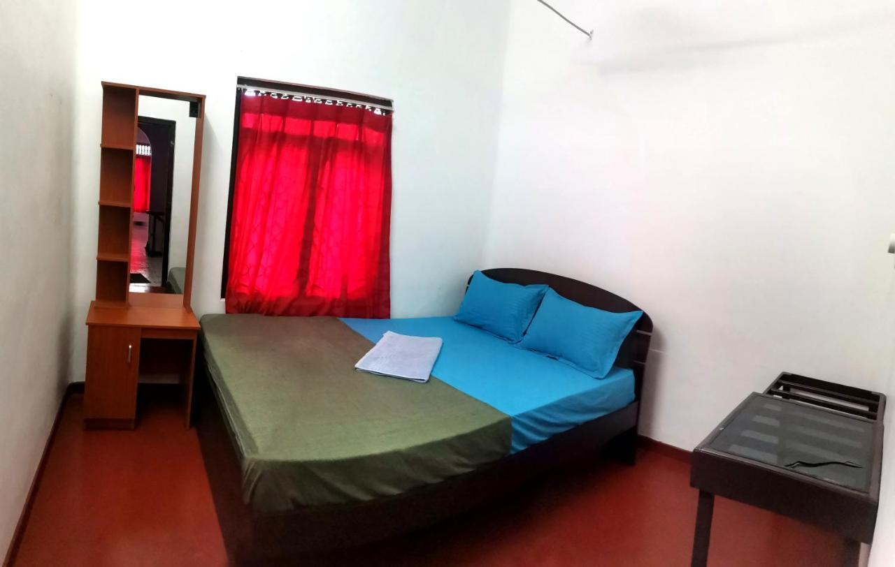 Nallur Holidays Inn Джафна Экстерьер фото